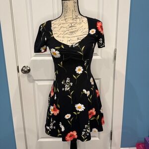 Forever 21 Floral Daisy Print Sweetheart Ruched Mini Dress Black Size Small